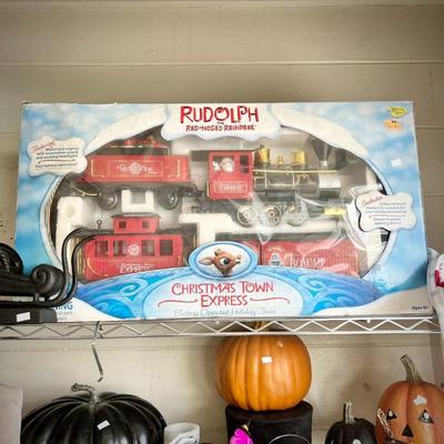 Rudolph the Red Nosed Reindeer Christmas Town Express train set
