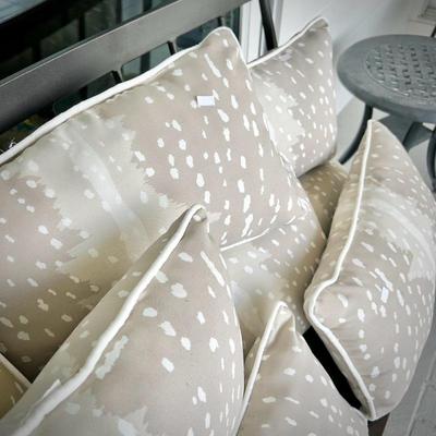 Outdoor lumbar pillows