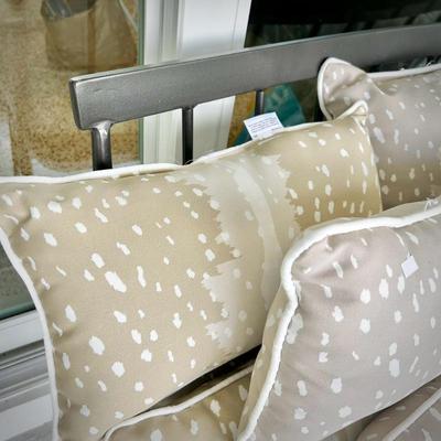 Outdoor lumbar pillows