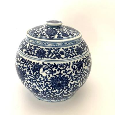 Chinese covered jar