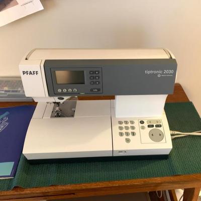 Pfaff 2030 Tiptronic sewing machine