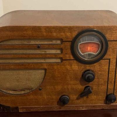 Vintage 1937 Philco Tube Radio Model 37-610T 'Big Table Radio

