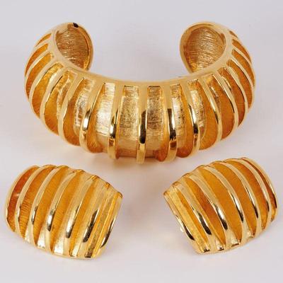 Please visit our showroom November 15-17th 10am-5pm to purchase this item.