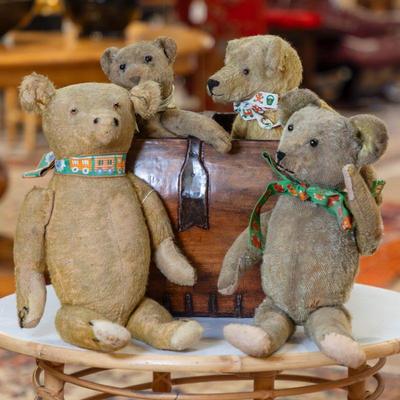Please visit our showroom November 15-17th 10am-5pm to purchase this item.