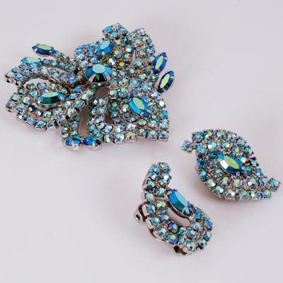 Please visit our showroom November 15-17th 10am-5pm to purchase this item.