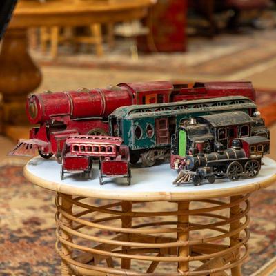Please visit our showroom November 15-17th 10am-5pm to purchase this item.