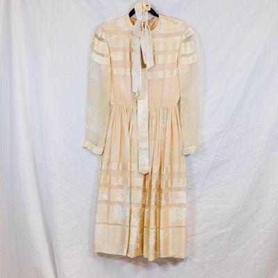 Please visit our showroom November 15-17th 10am-5pm to purchase this item.