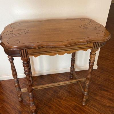Vintage Jacobean Walnut Rectangular Scalloped Accent Table