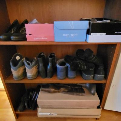 Several Pairs of Women's Shoes & Boots