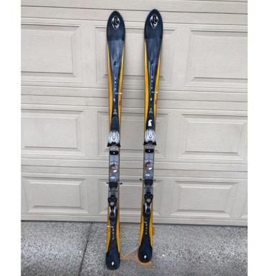 Pair of K2 Axis Skies 18mm Sidecut