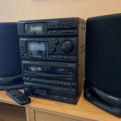 Pioneer XR-P240C Multi-Player & Speakers