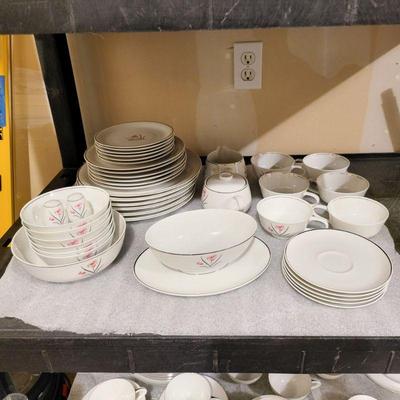 Easterling Fine China Dinnerware Set - Bavaria Germany