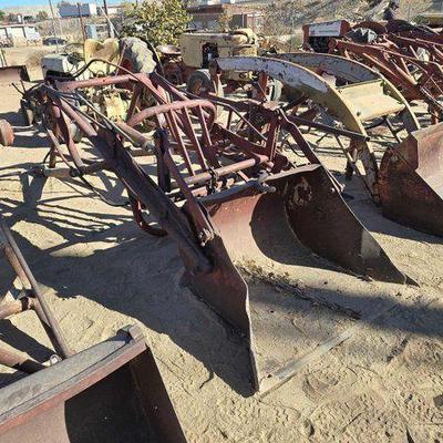 #2004 • Dearborn Farm Equipment Front Bucket Loader Attachment
