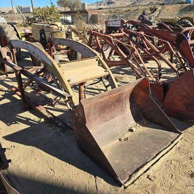 #2006 • Skyline Front Bucket Loader Tractor Attachment
