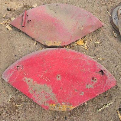 #2710 • (2) Ford N Series Tractor Fenders
