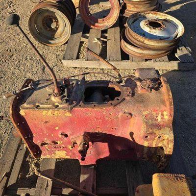 #4104 • Transmission Housing for a Tractor

