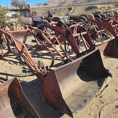#2008 • Dearborn Farm Equipment Front Bucket Loader Tractor Attachment
