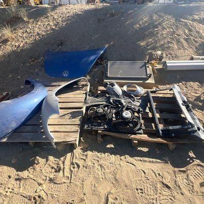 #2609 • 2004 Volkswagen New Beetle Parts
