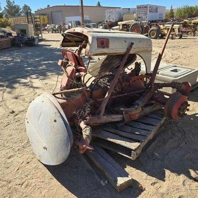 #352 • Ford Tractor
