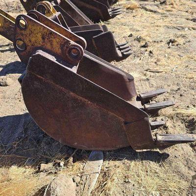 #2500 • Backhoe Bucket Attachment
