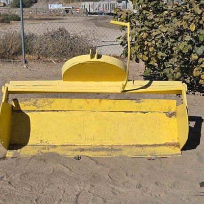 #2538 • Box Blade/Scraper Tractor Attachment

