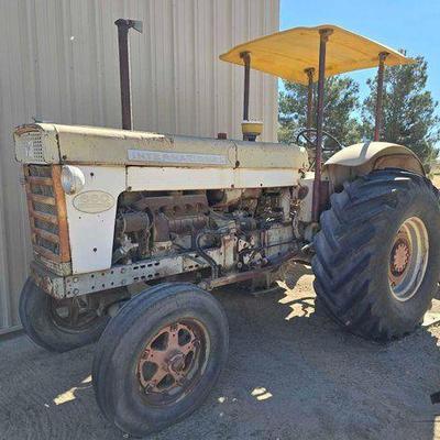 #100 • International Harvester 660 Diesel Tractor
