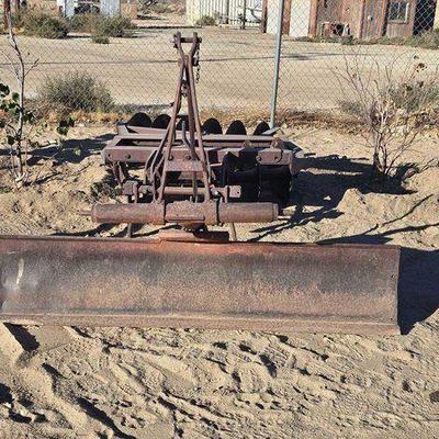 #2554 • Dearborn Farm Equipment 3pt Grader Blade Tractor Implement
