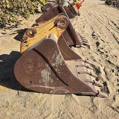 #2524 • Backhoe Bucket Attachment
