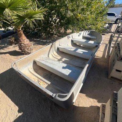 #3032 • AlumaCraft Boat
