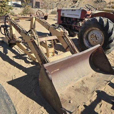#2022 • Case Front Bucket Loader Tractor Attachment
