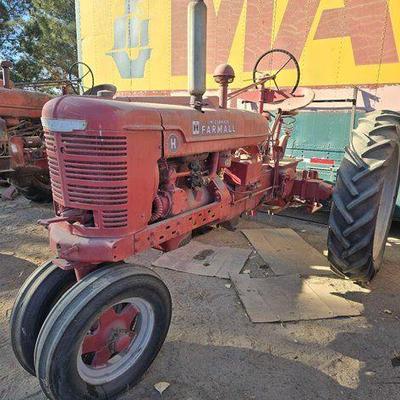 #106 • McCormick Farmall H Tractor
