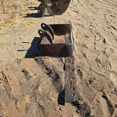 #2514 • Backhoe Bucket Attachment
