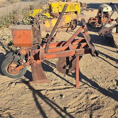 #2560 • Elston Gopher Getter Tractor Implement
