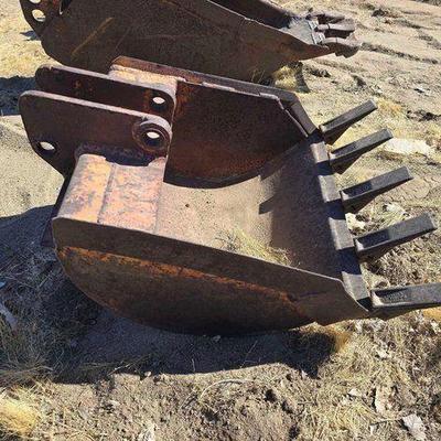 #2508 • Backhoe Bucket Attachment
