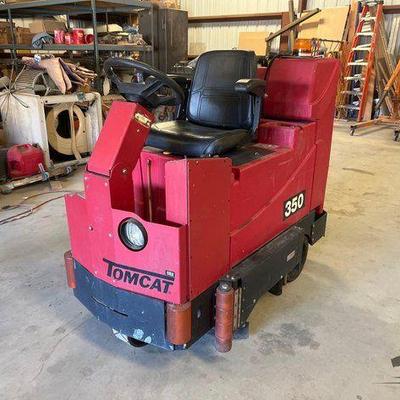 #118 • Tomcat 350 Sweeper

