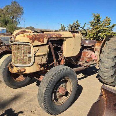 #212 • Early Model Case Tractor
