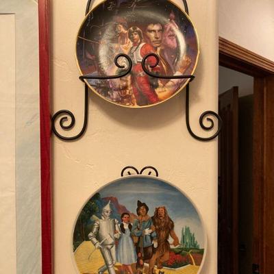 Collector plates. We have lots of those.