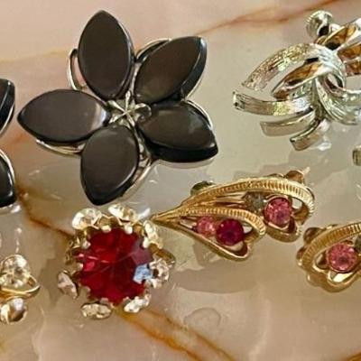 (4) Pairs Of Vintage Earrings - (1) Lisner & (3) Coro Rhinestone & Thermoset 