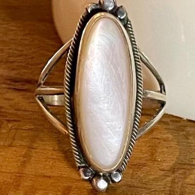 Vintage Navajo Sterling Silver & Mother Of Pearl Ring Signed Jake - Size 7 - Total Weight 4.92 Grams 