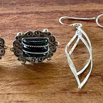 (2) Pairs Of Sterling Silver Earrings (1) Mexico With Black Onyx Screw Back - Total Weight 11.71 Grams 