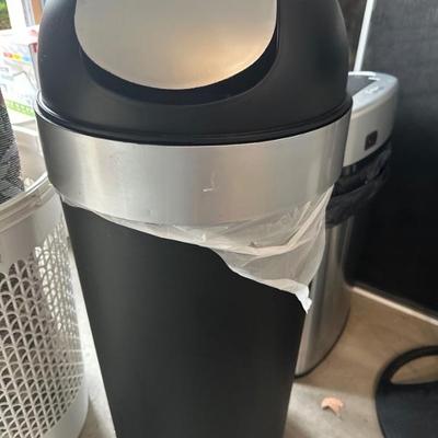 Trashcans 