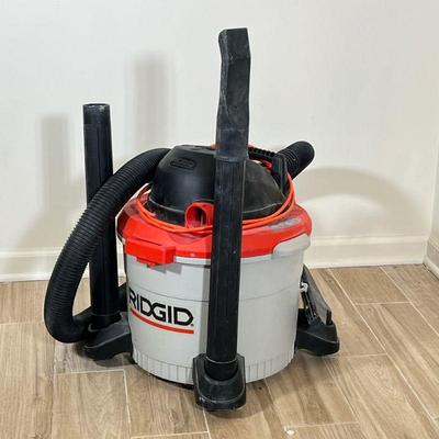 RIGID WET/DRY VACUUM | Rigid 9 gallon Wet/Dry shop vacuum with 3.5 HP motor - h. 20 x dia. 18 in

