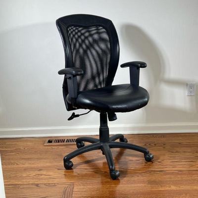 Rolling Office Chair | With mesh back and adjustable armrests - h. 41 x w. 20 x l. 24.5 in

