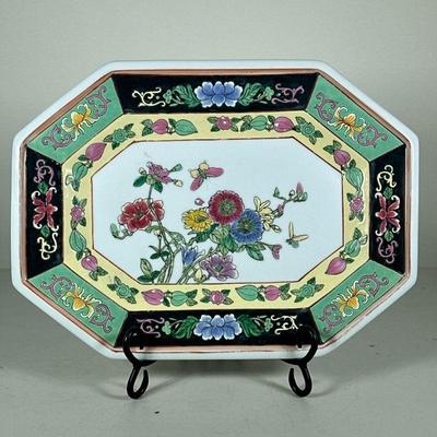 CHINESE FLOWER PLATTER | Octagonal Chinese platter with glazed flowers - h. 1.5 x w. 10.5 x l. 15.25 in

