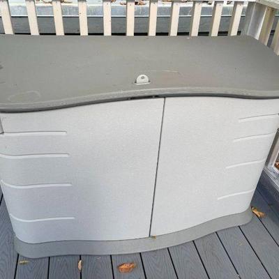 Lot 079-PAT: Rubbermaid Deck Box w/Patio Cushions

Features: 
•	Rubbermaid resin/plastic storage unit
•	Low-profile, lockable storage for...