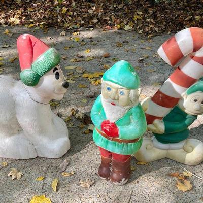Lot 002-BH: Assorted Vintage Christmas Blow Molds #1

Features: 
•	Two Vintage Elves Blow Molds
•	Vintage Polar Bear Blow Mold...