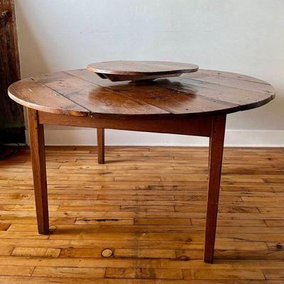 Lot 053-GAR: Vintage Lazy Susan Dining Table

Features: A great project piece with lots of potential!
•	Heavy hardwood components
•	Note:...