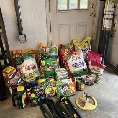 Lot 011-GAR: Lawn & Garden Supply Assortment

Features: A carload of fertilizers, insecticides, feeders and sprinklers! Get ready for...