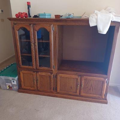 Entertainment center