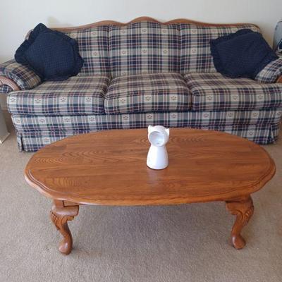 Sale Photo Thumbnail #25: Sofa and coffee table